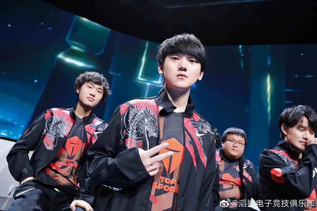 阿尔瓦雷斯 阿尔瓦雷斯