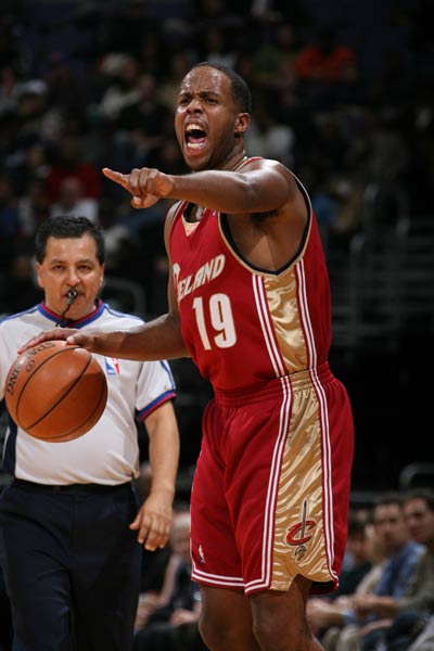 己的投篮选 己的投篮选